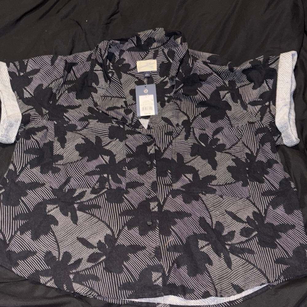 Universal Thread Black and White Patterned Blouse